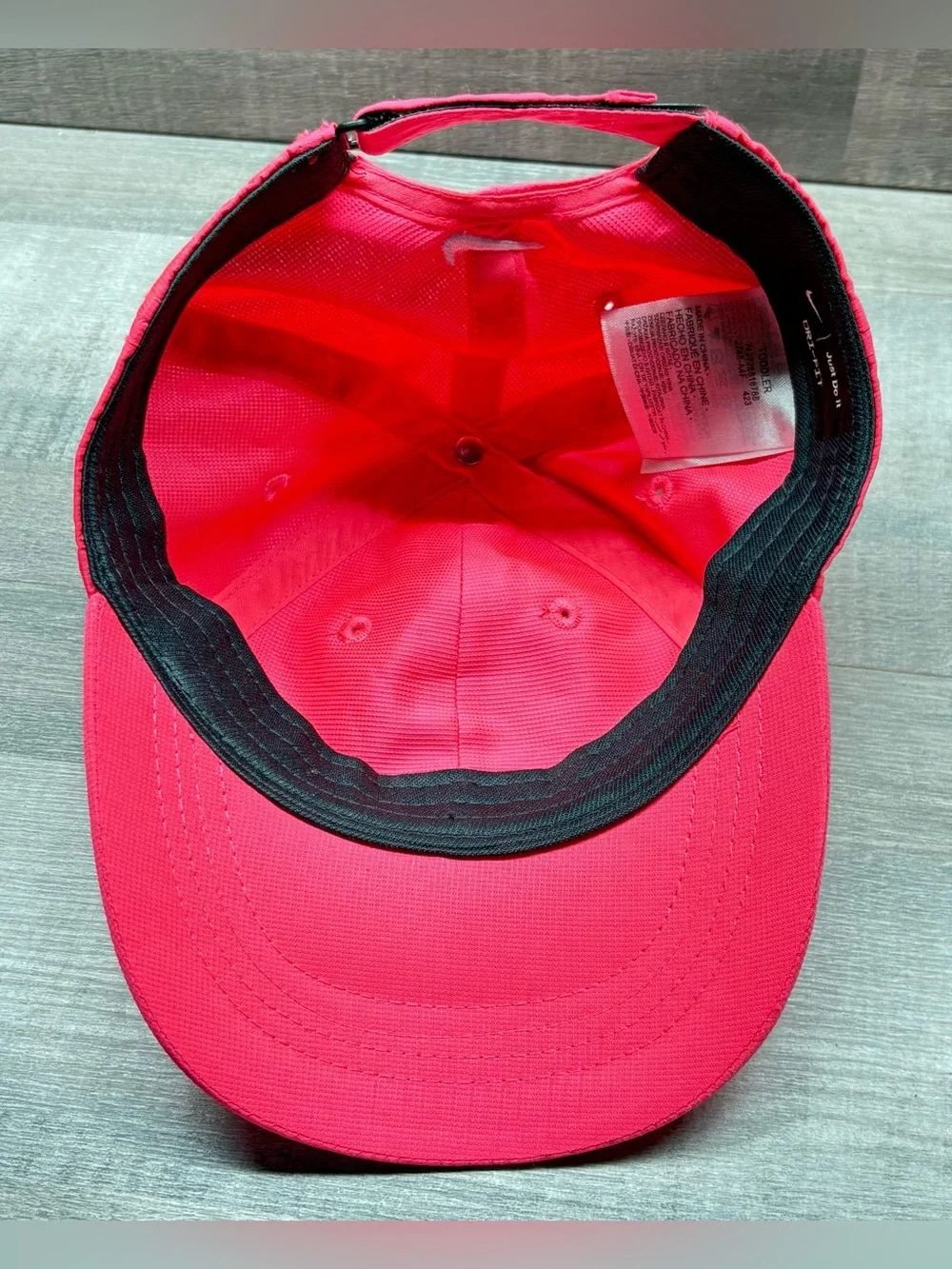 Nike Toddler Hot Pink Cap with White Swoosh - Picture 6 of 7